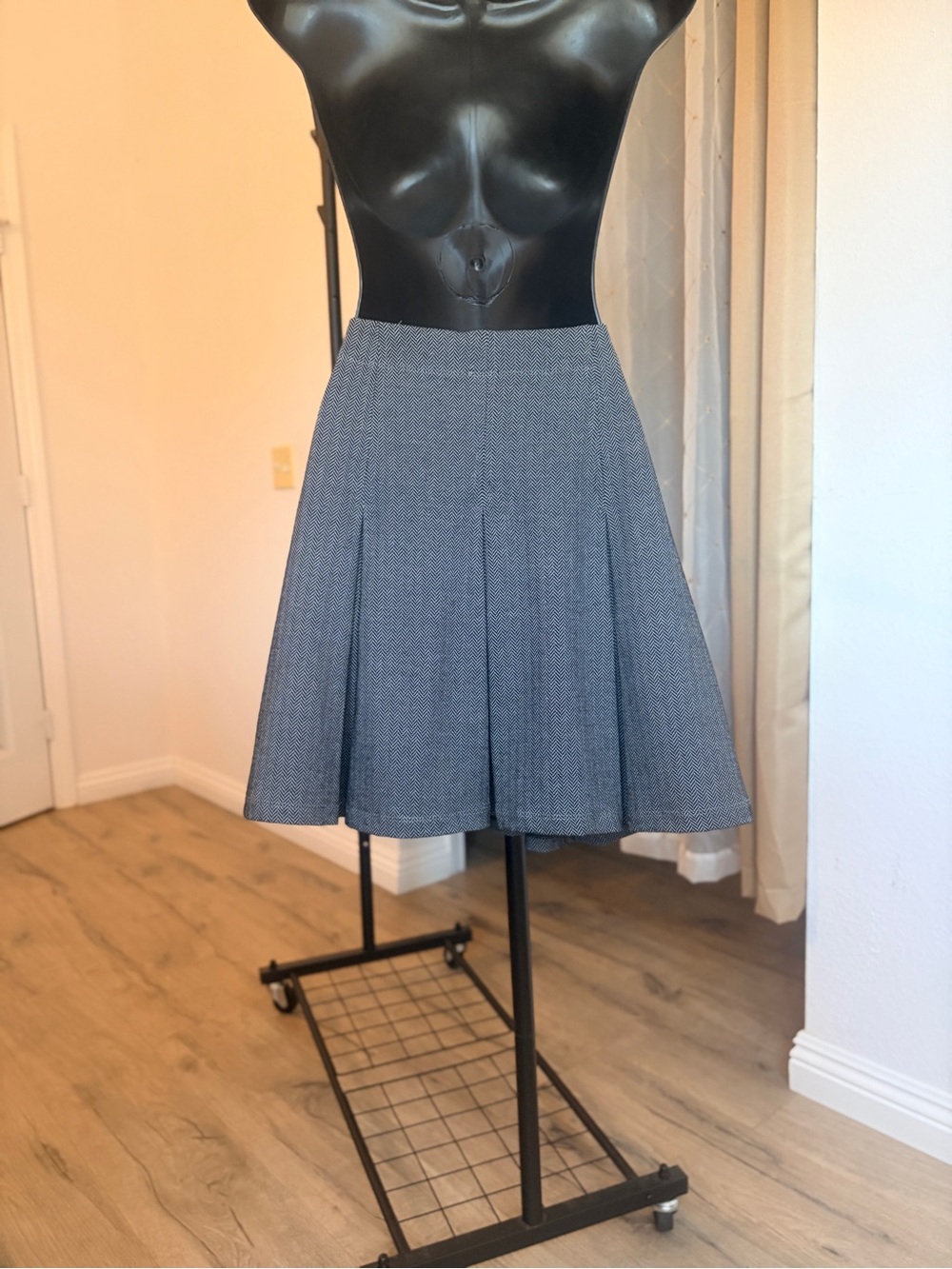 Max Studio Grey Textured Pleated Skater Skirt